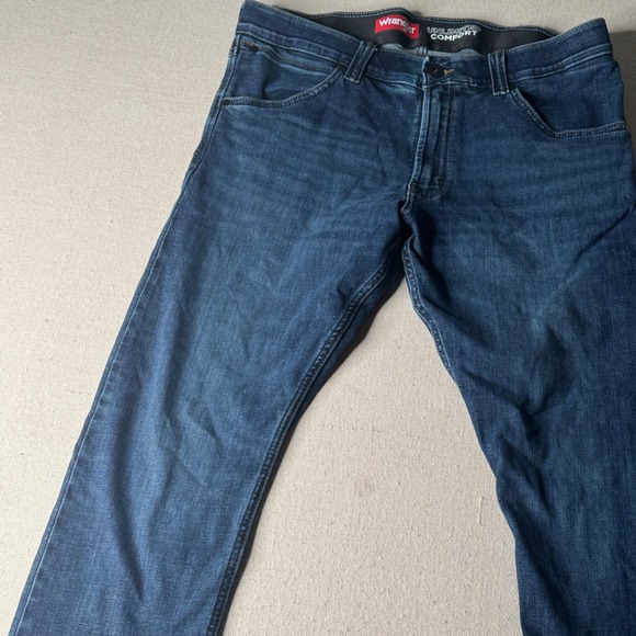 Wrangler Other - Wrangler Unlimited Comfort Mens 34x32 Blue Straight Leg Stretch Jeans 112344960